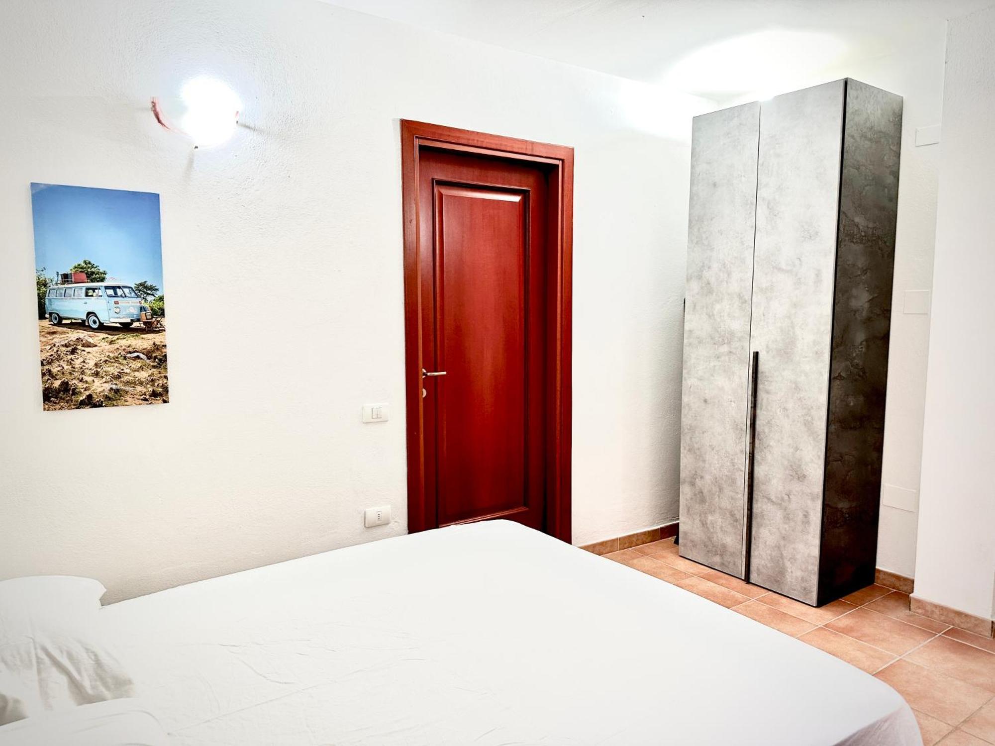 Poetto Beach Apartment 콰르투 산텔레나 외부 사진